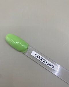 5605 CUCCIO Puder Tytanowy Bright Green With Yellow Undertones 14g